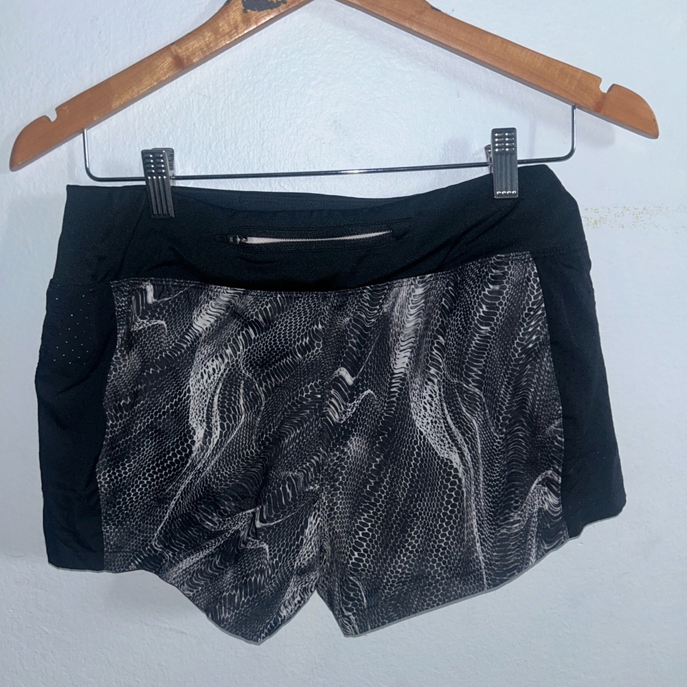 Nike Black and Gray Athletic Shorts Lightweight and Breathable - Picture 2 of 3